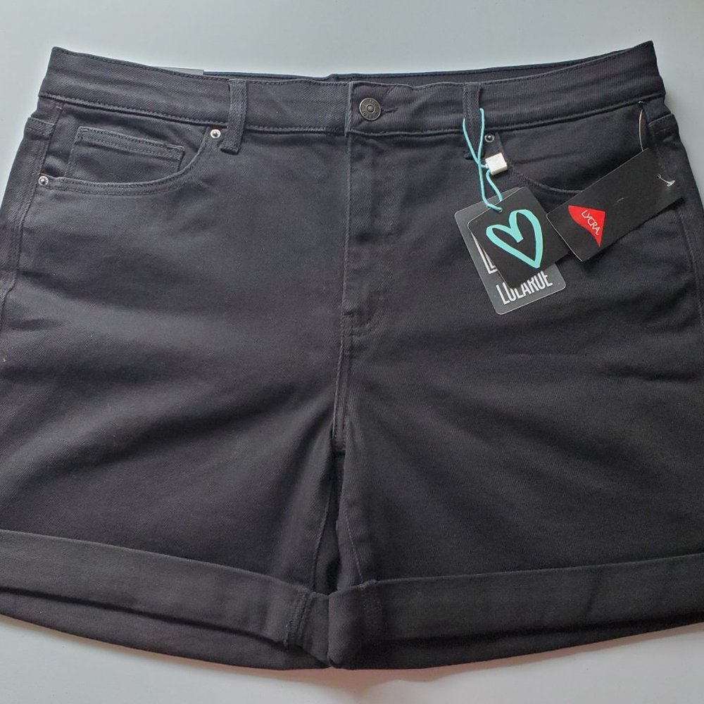 NWT~LuLaRoe 32 (14-15 per LLR size chart)~Black Boyfriend Shorts~Stretch